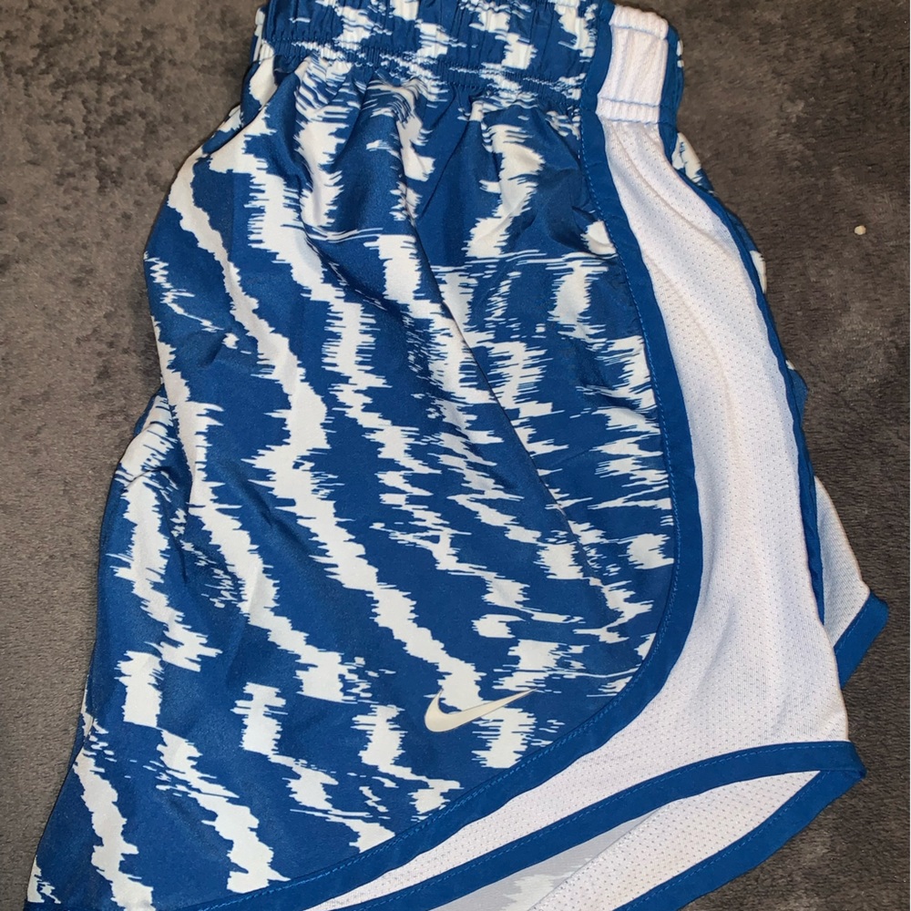 Nike tempo running shorts. Size small